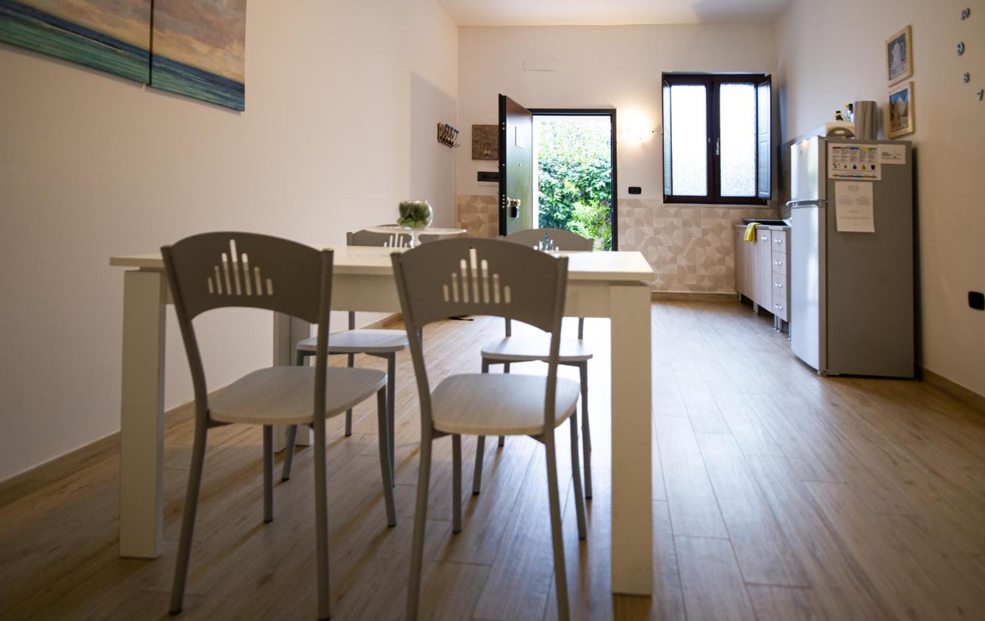 Intero Alloggio, Binario 18 Brindisi Ngoại thất bức ảnh