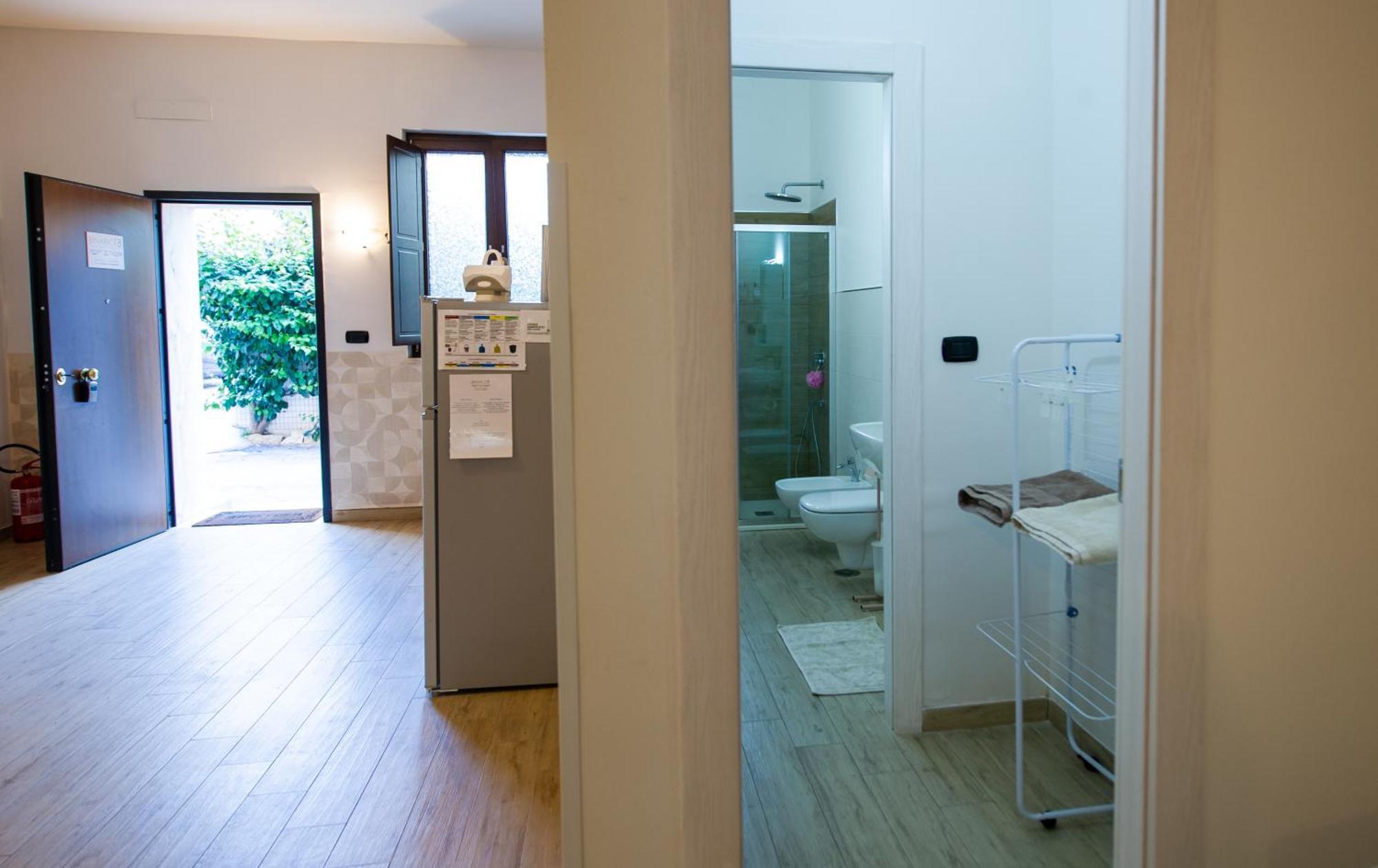 Intero Alloggio, Binario 18 Brindisi Ngoại thất bức ảnh