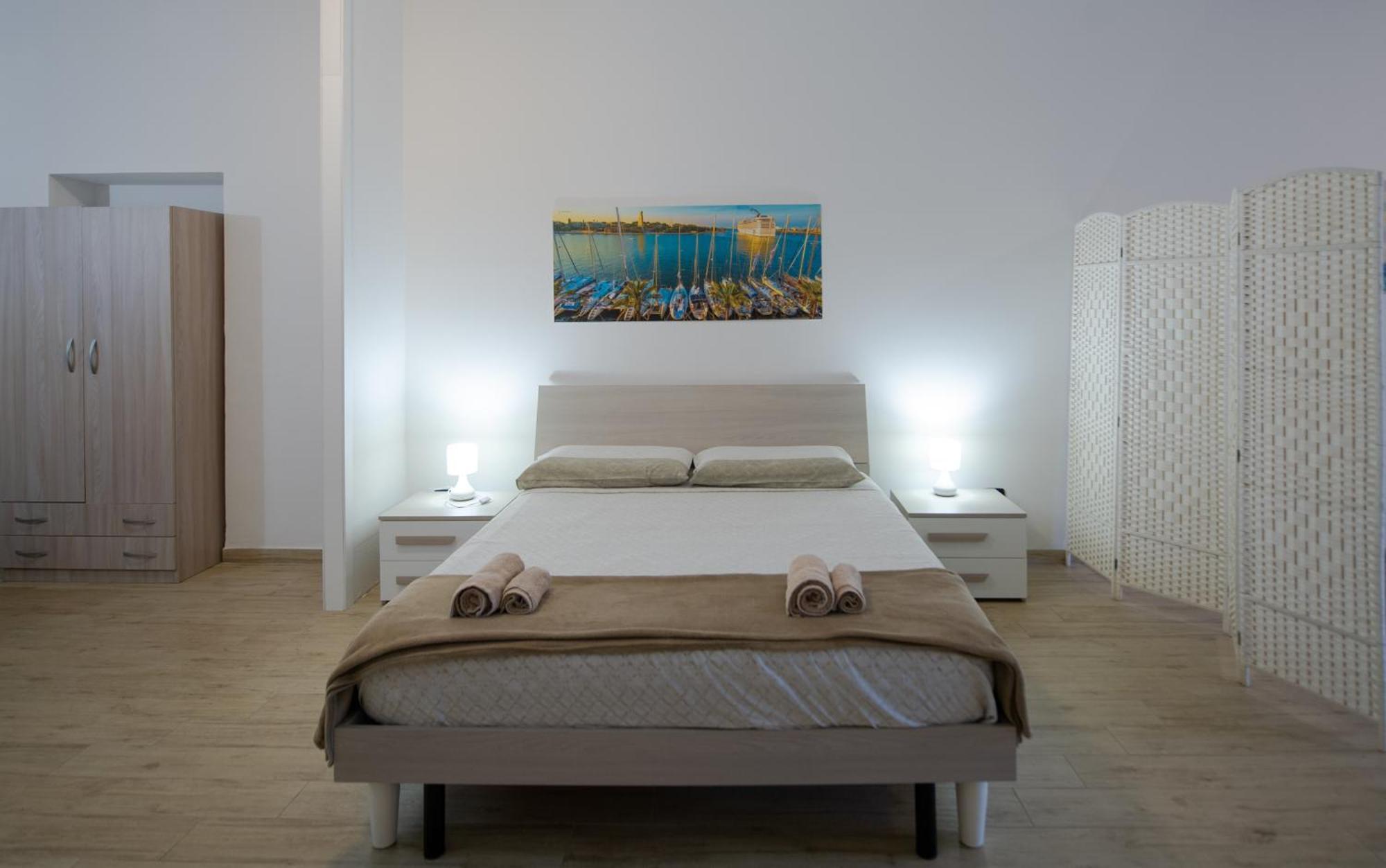 Intero Alloggio, Binario 18 Brindisi Ngoại thất bức ảnh