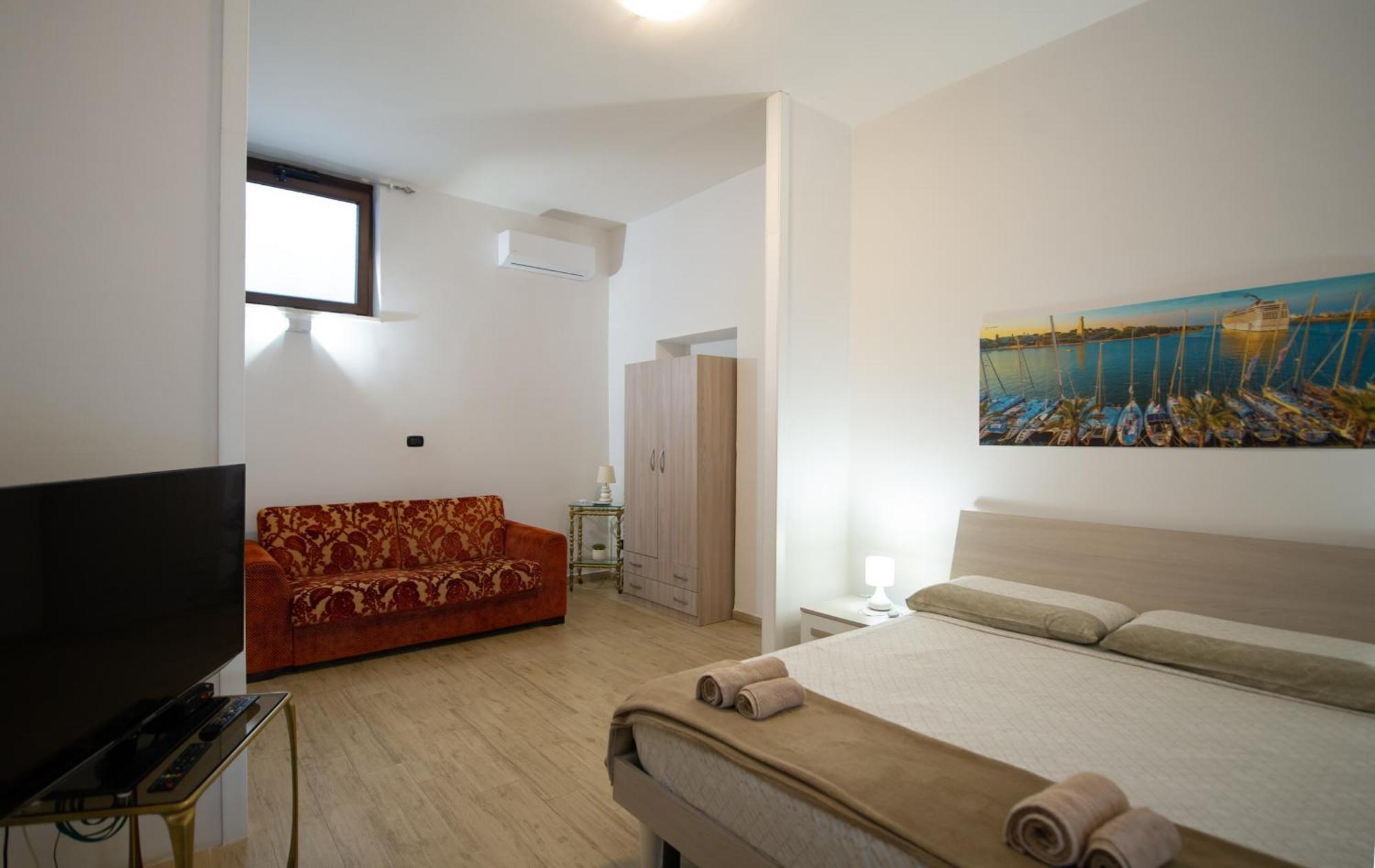 Intero Alloggio, Binario 18 Brindisi Ngoại thất bức ảnh